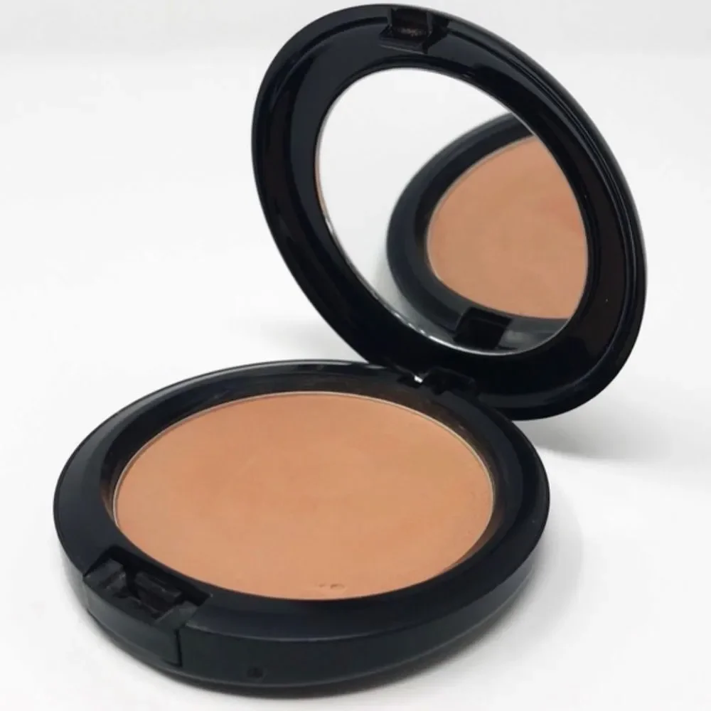 MAC x Raquel Welch 